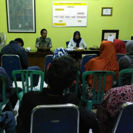 Penyerahan Anggaran Operasional dan Logistik Pemilu KPPS Desa Balongbesuk