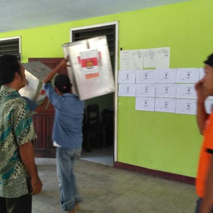 Penyerahan Logistik Pilkada 2018