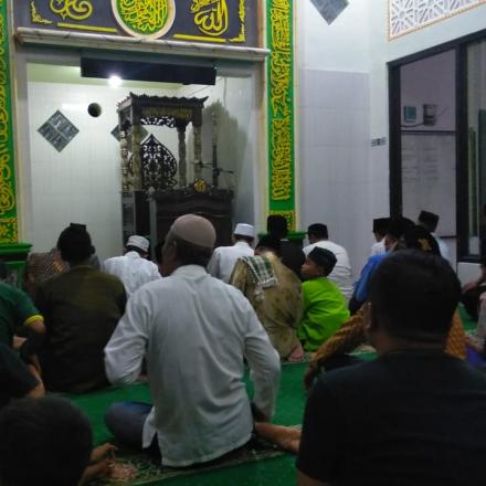 Tarwih Keliling Masjid Al Mubarokah