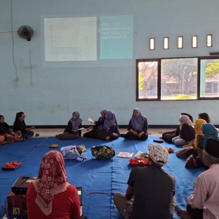 Sosialisasi Penataan Pedagang Jalan Desa Balongbesuk