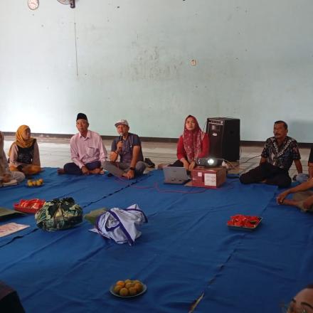 Sosialisasi Penataan Pedagang Jalan Desa Balongbesuk