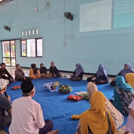 Sosialisasi Penataan Pedagang Jalan Desa Balongbesuk