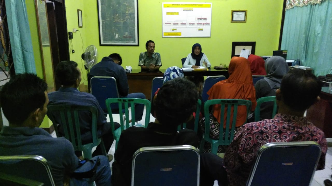 Penyerahan Anggaran Operasional dan Logistik Pemilu KPPS Desa Balongbesuk