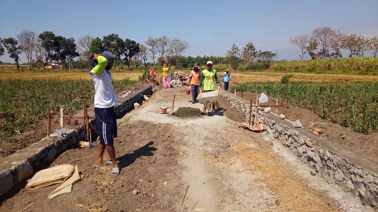 Pembangunan TPT Jalan Dusun Mojosongo